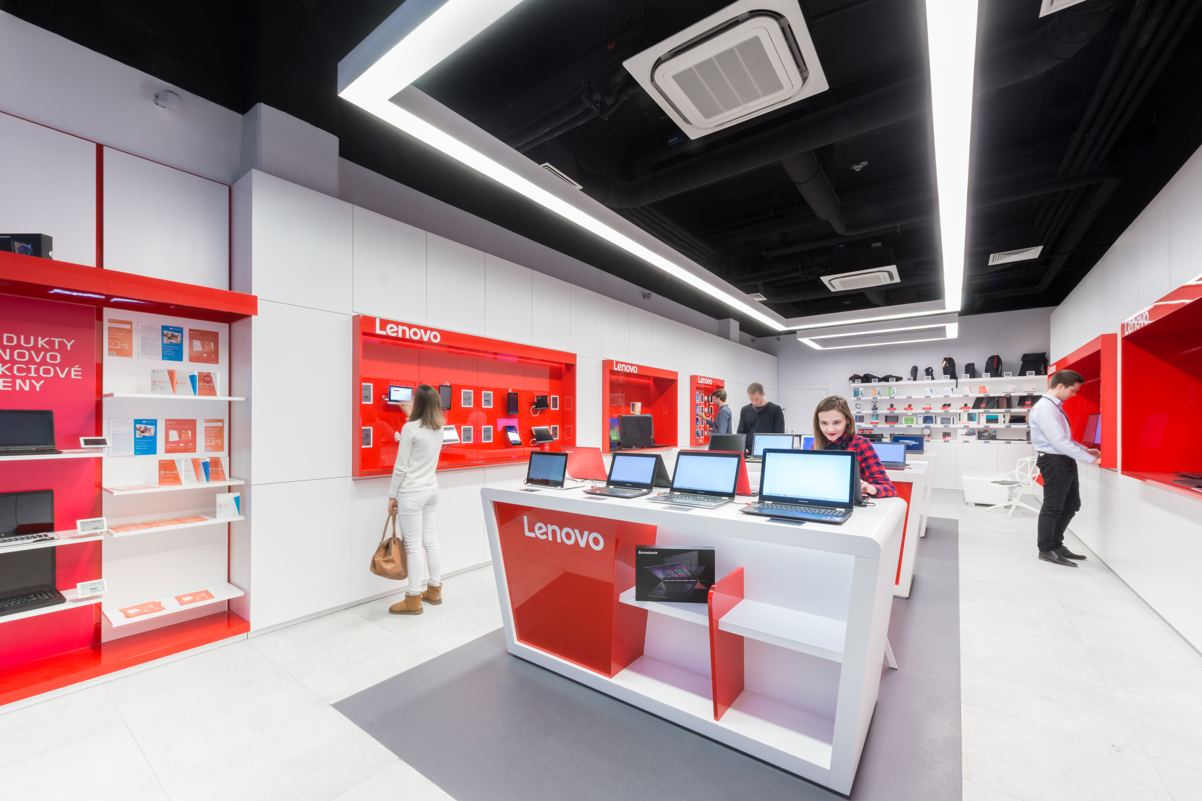 Interiér Lenovo Bory Mall Bratislava