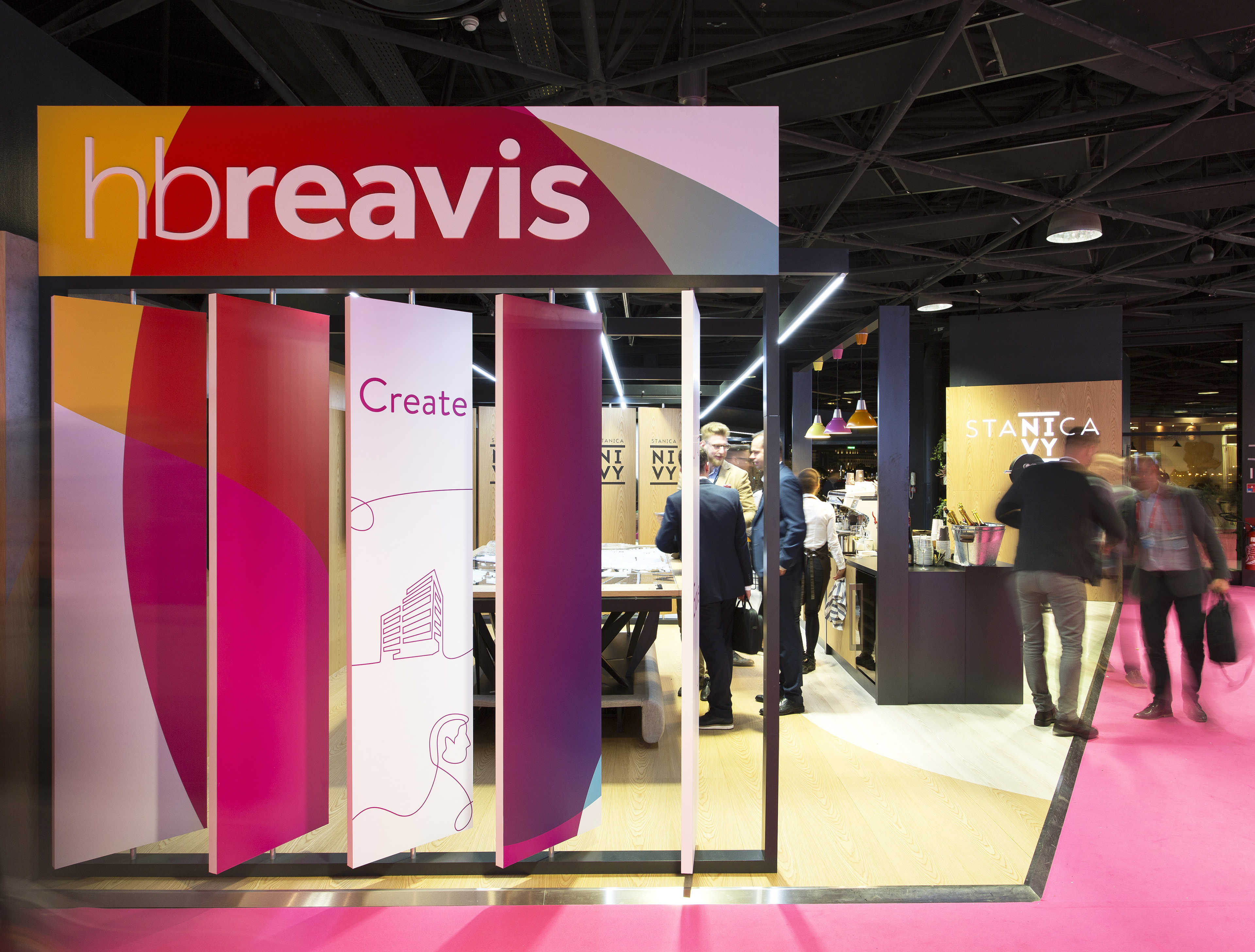 Messestand HB Reavis Mapic