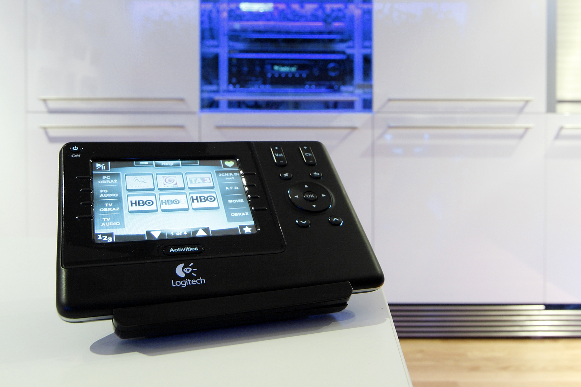 Univerzálny ovládač Logitech Harmony 1100