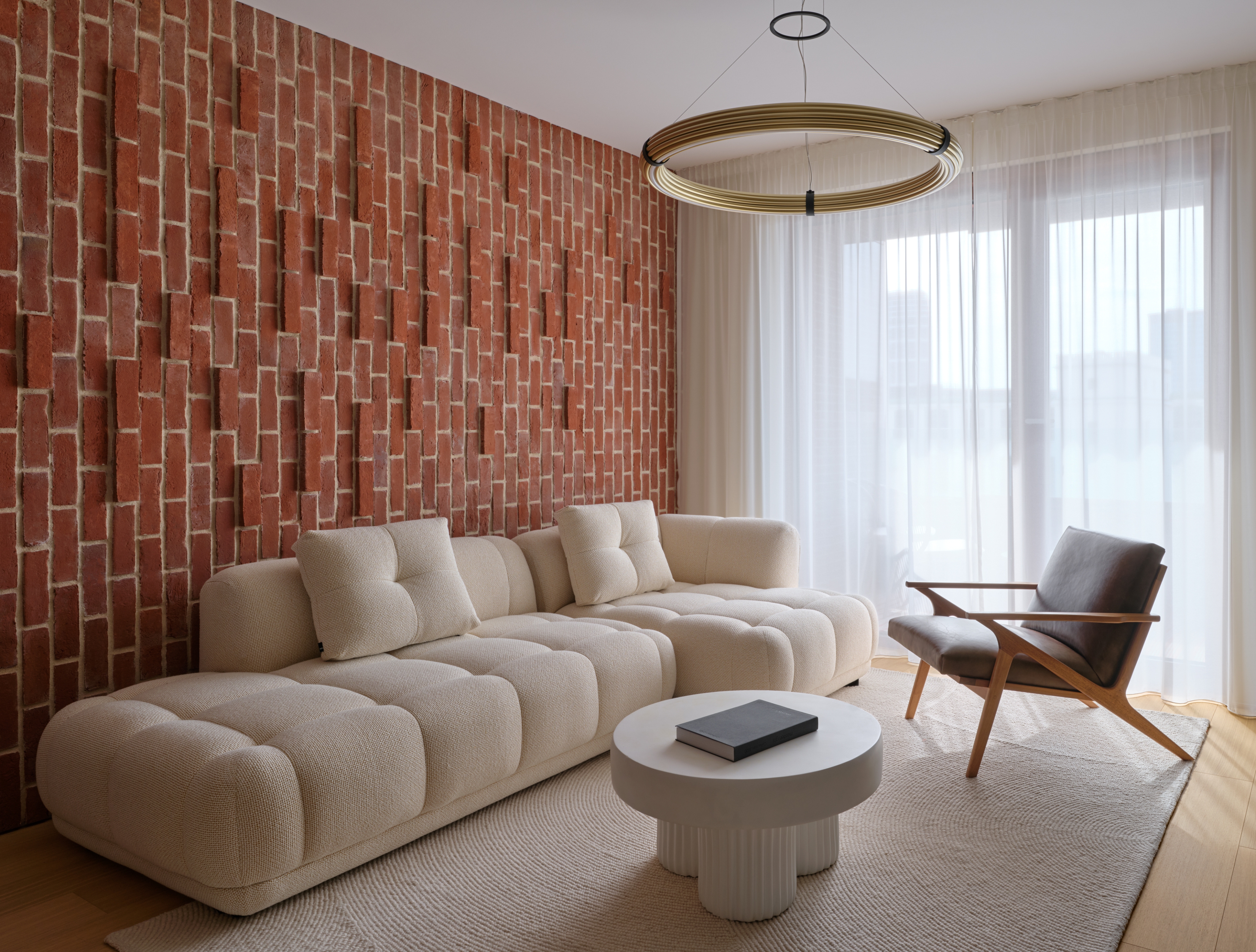 Wohnung mit Backsteinwand