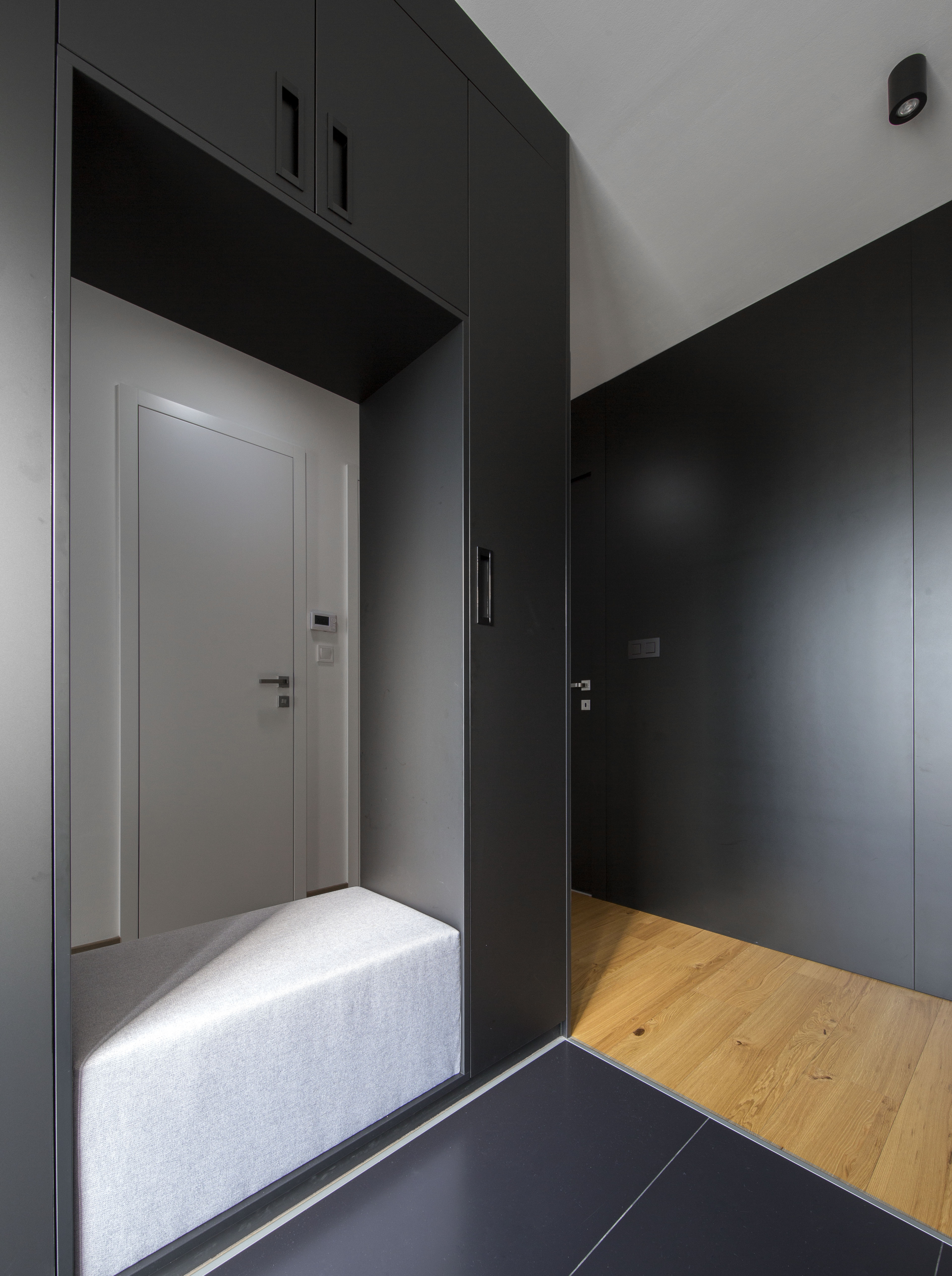 Farbenfrohes Interieur des Hauses Záhorské Sady